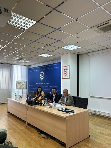 Slika /2025_Slike/Foto naslovna press.jpg